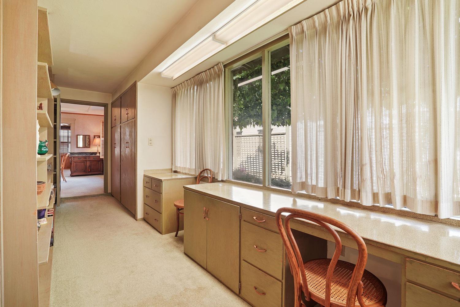 1145 W Magnolia Street