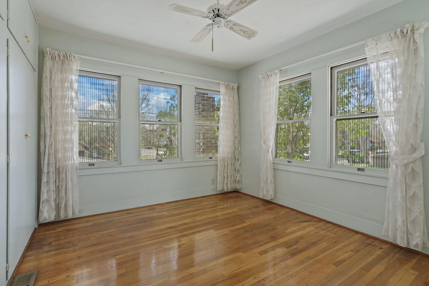 1145 W Magnolia Street