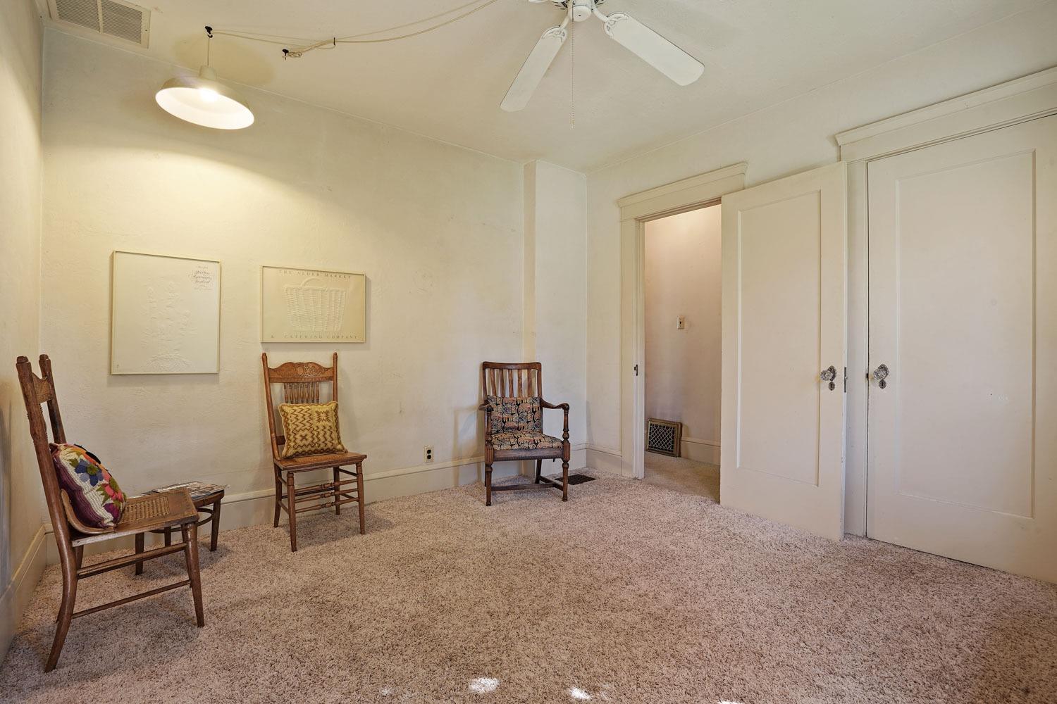 1145 W Magnolia Street