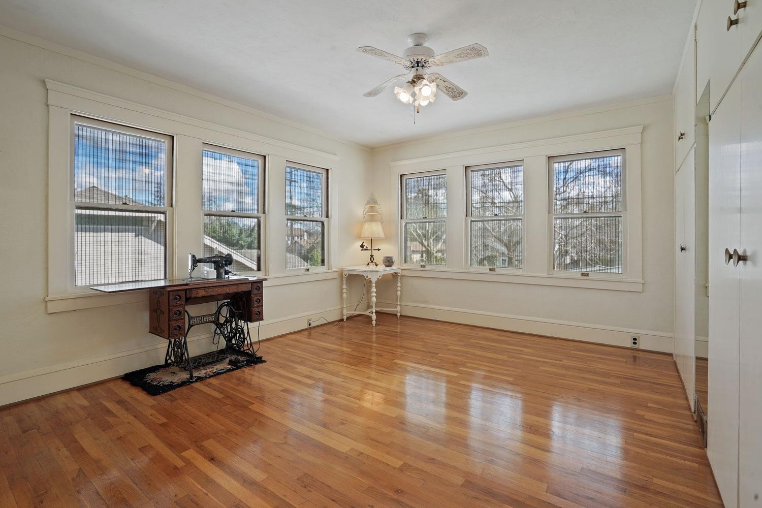 1145 W Magnolia Street