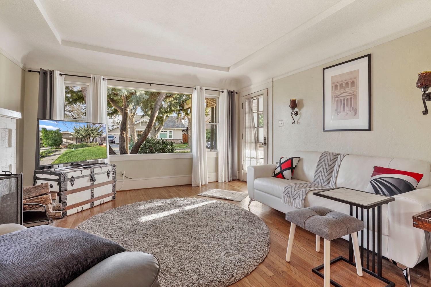 1141 W Magnolia Street