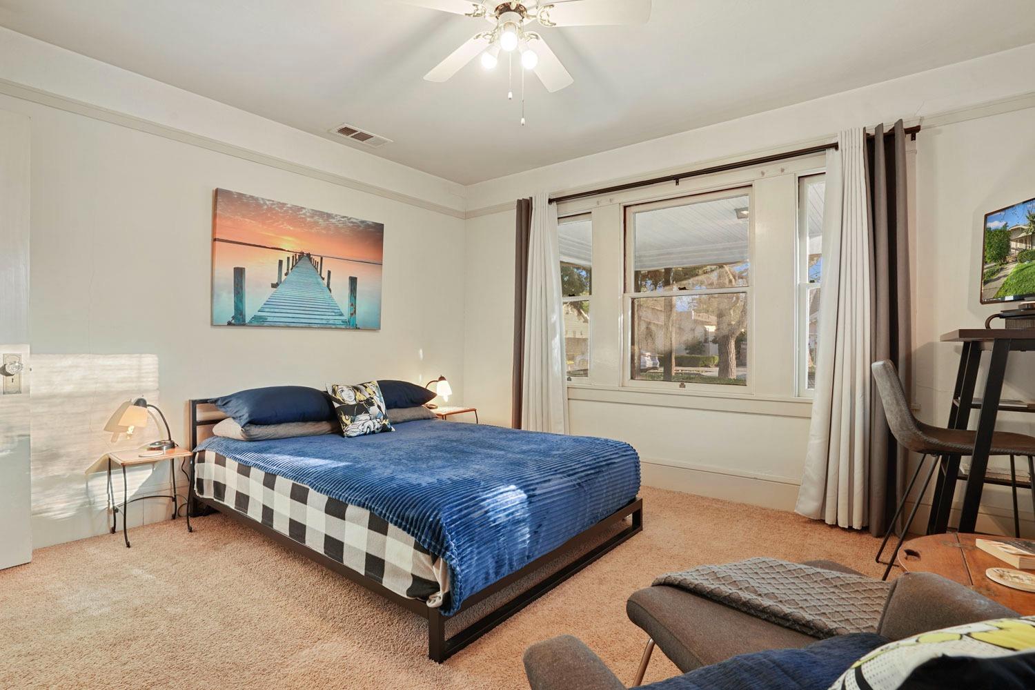 1141 W Magnolia Street