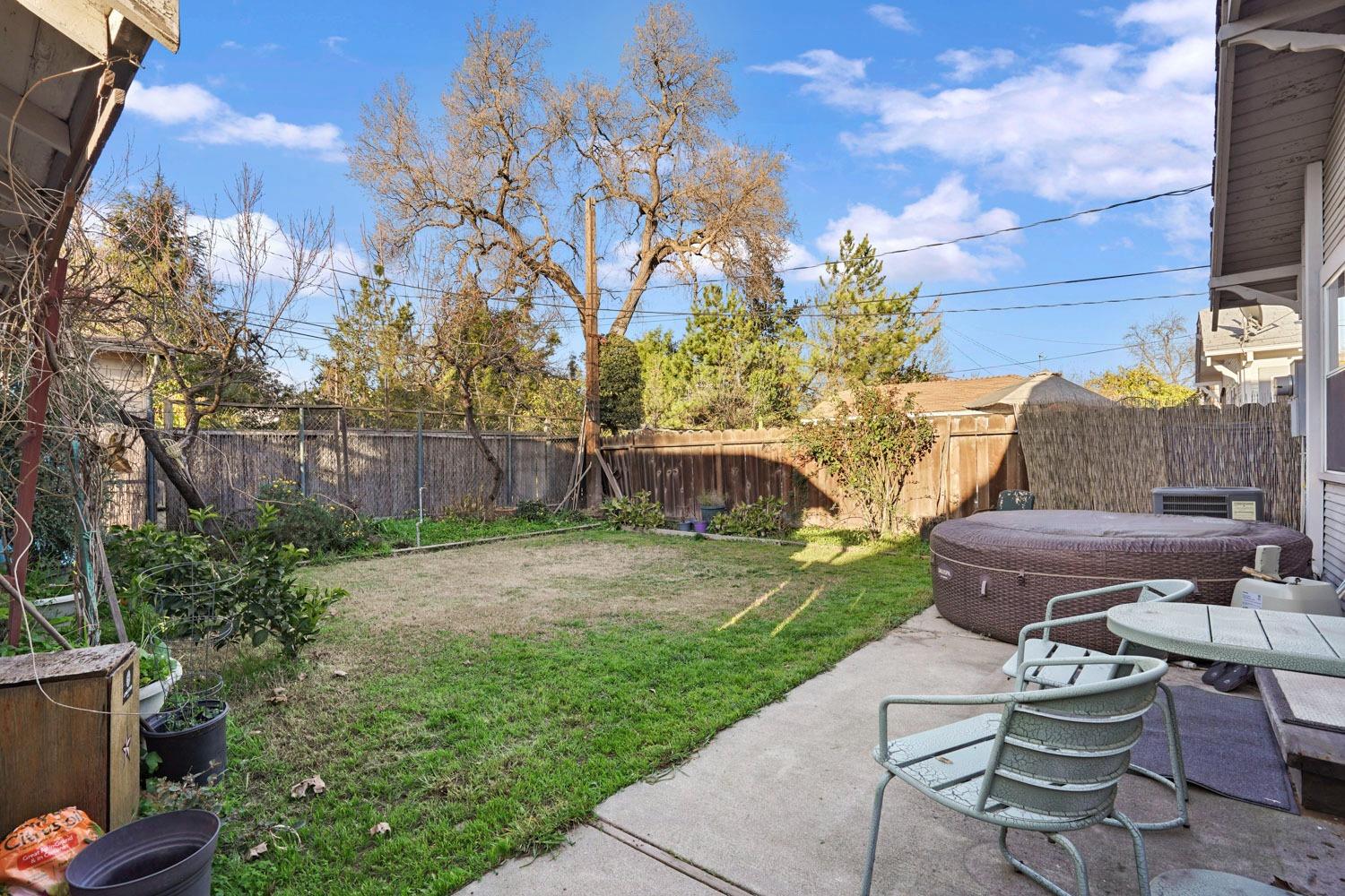 1141 W Magnolia Street