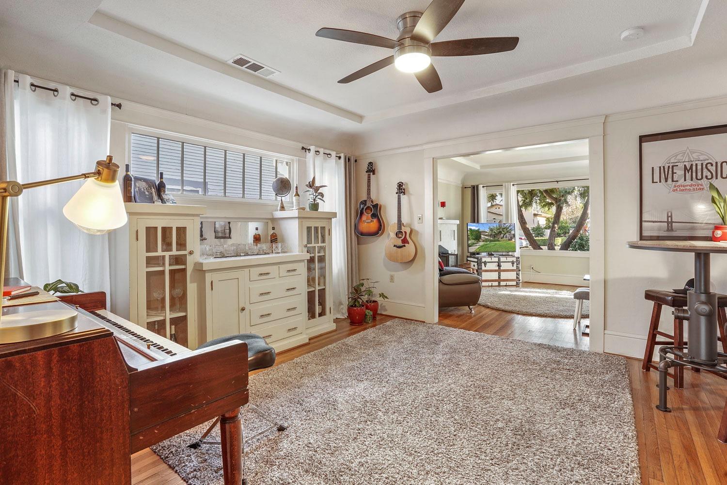 1141 W Magnolia Street