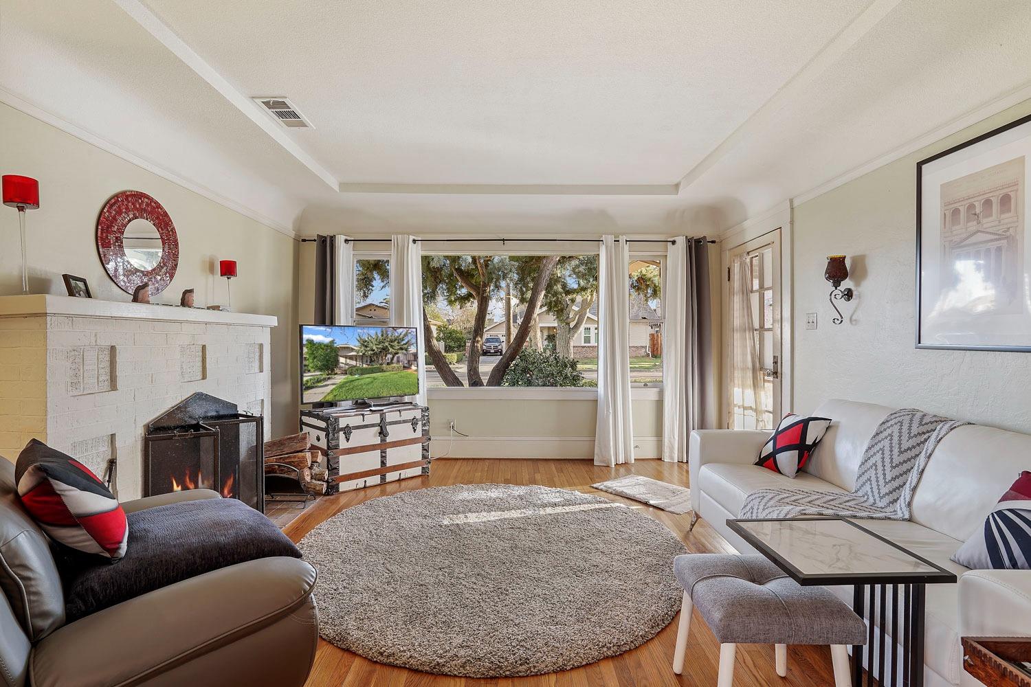 1141 W Magnolia Street