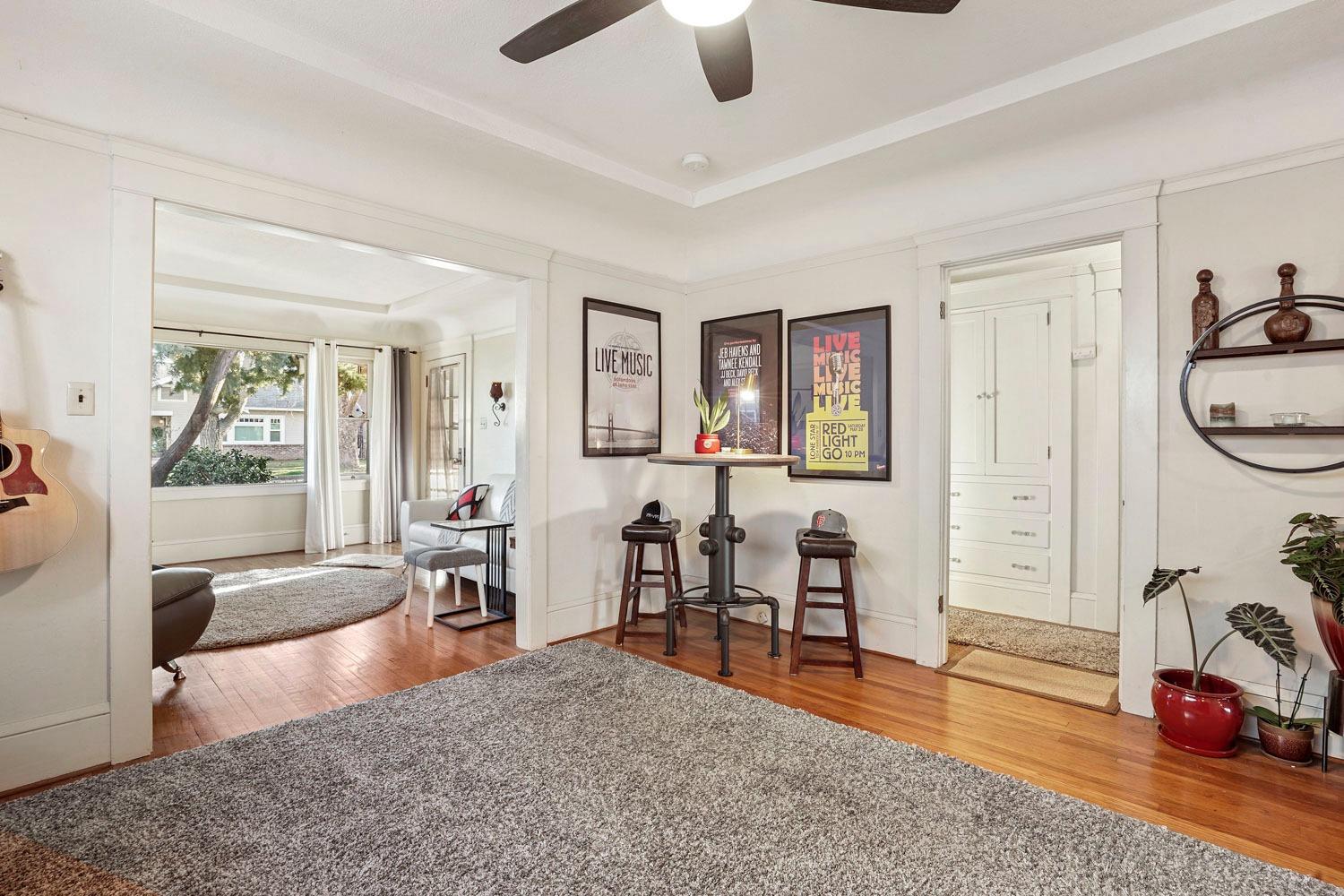 1141 W Magnolia Street