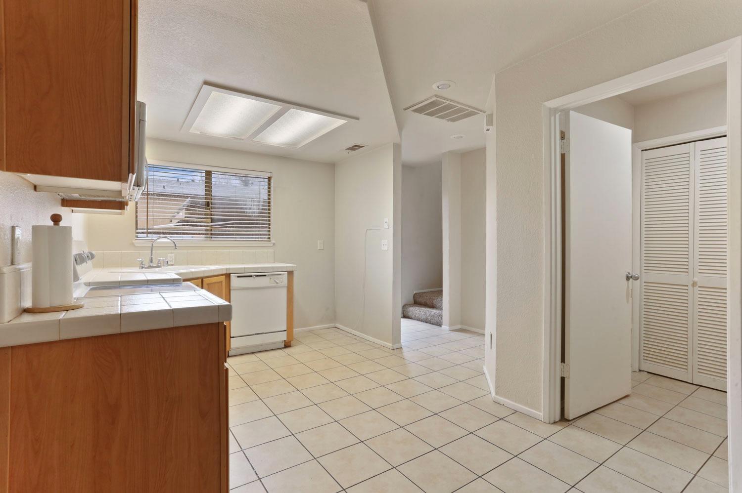 517 Lincoln Avenue C