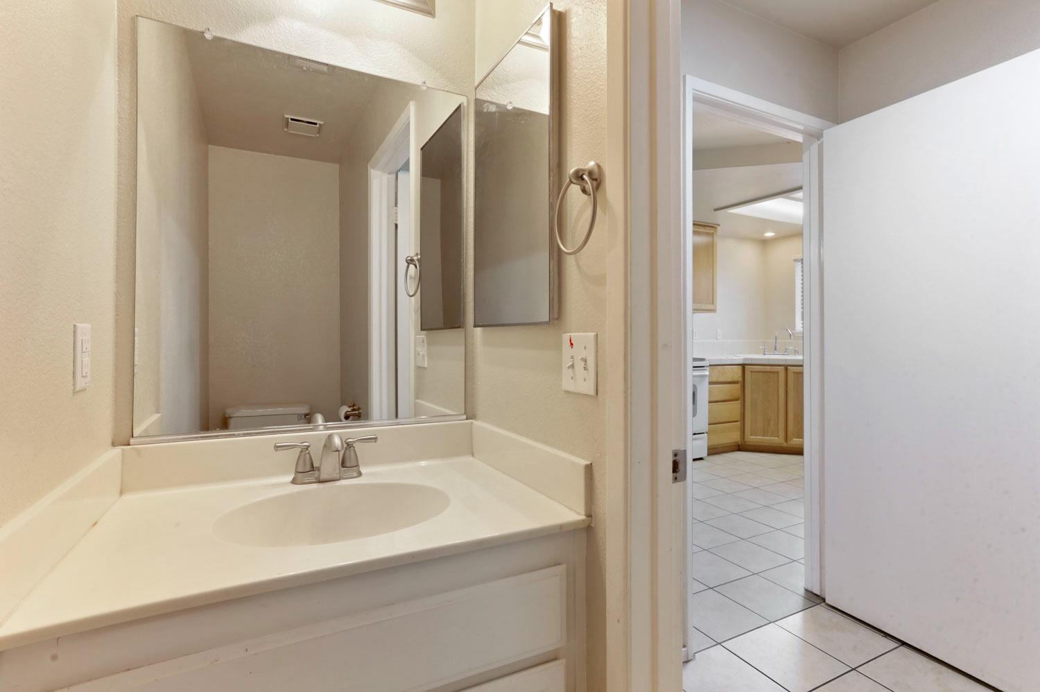 517 Lincoln Avenue C