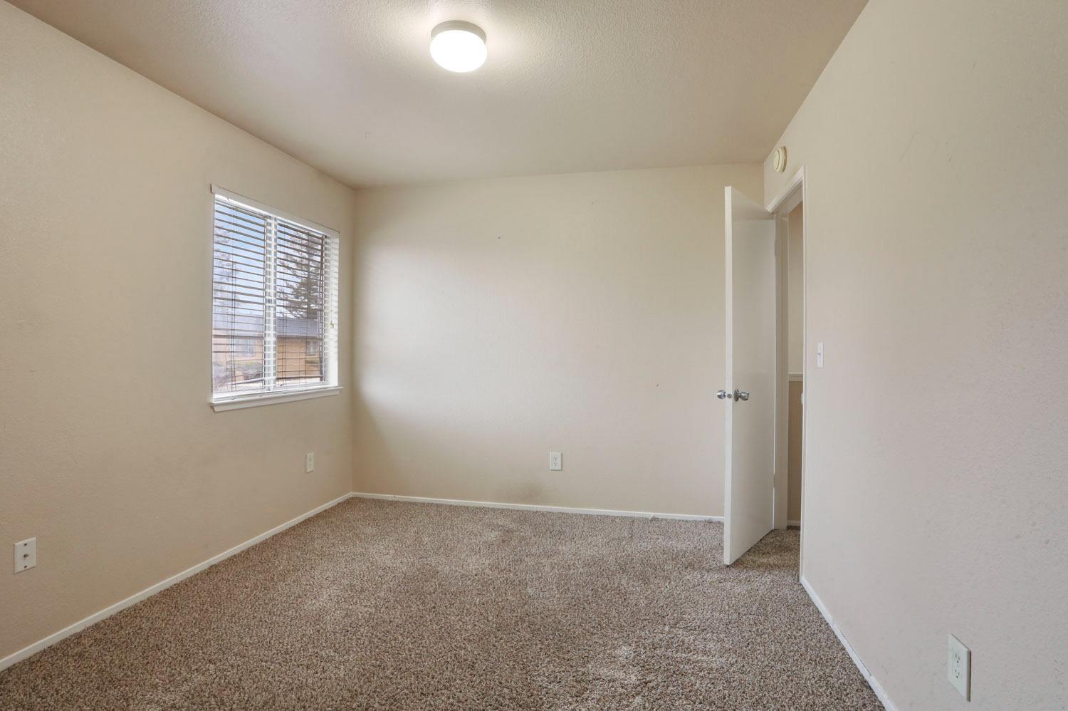 517 Lincoln Avenue C