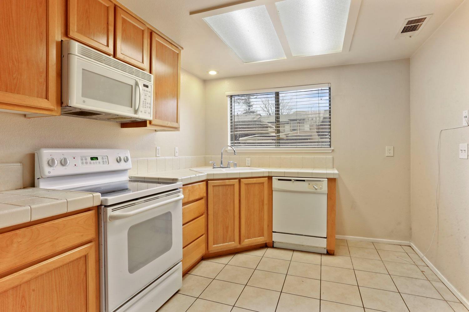 517 Lincoln Avenue C