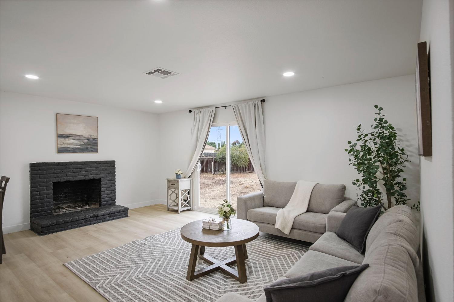 522 Emperor Court