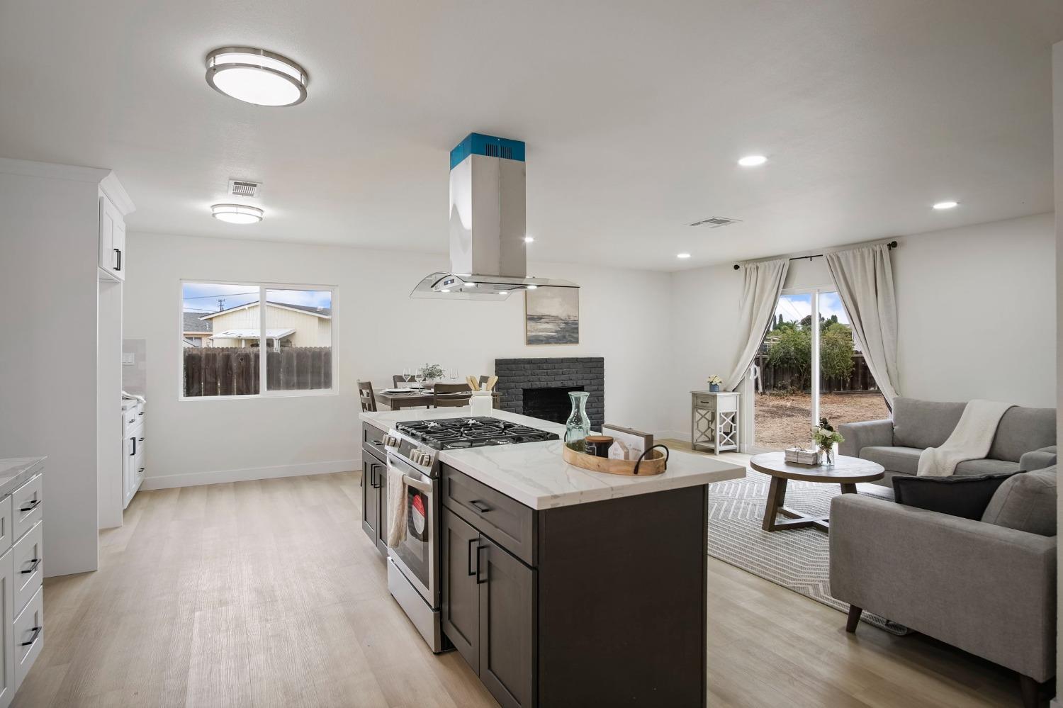 522 Emperor Court