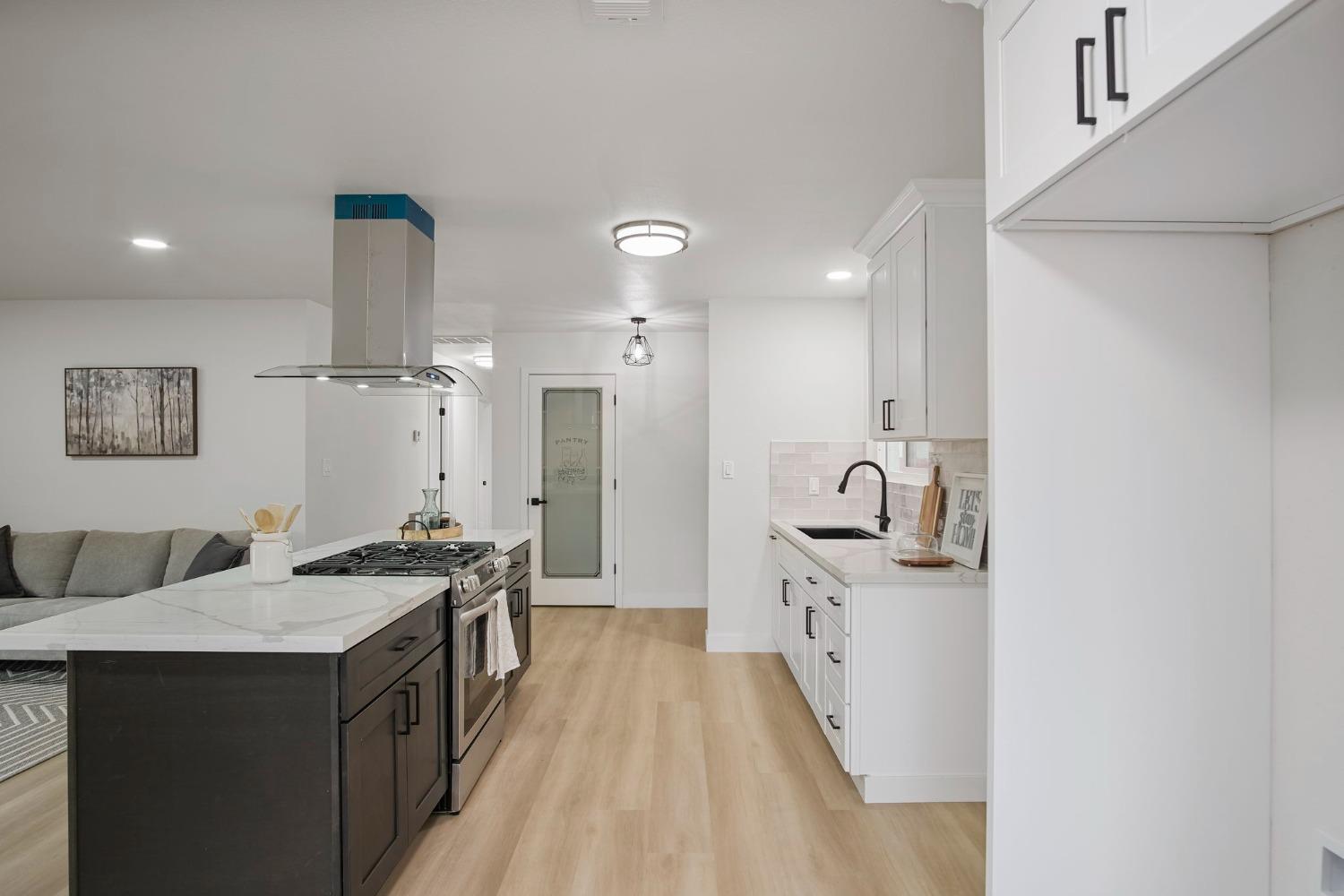 522 Emperor Court