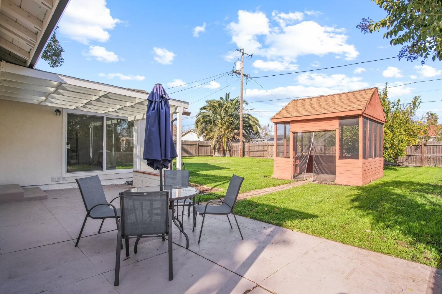 2351 W Euclid Avenue