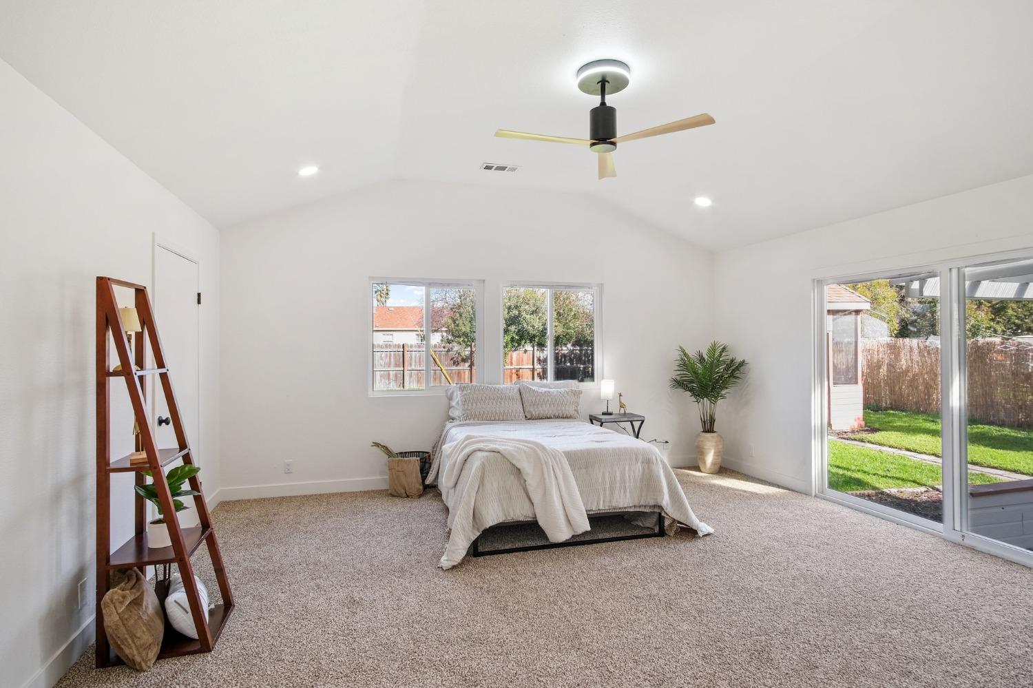 2351 W Euclid Avenue