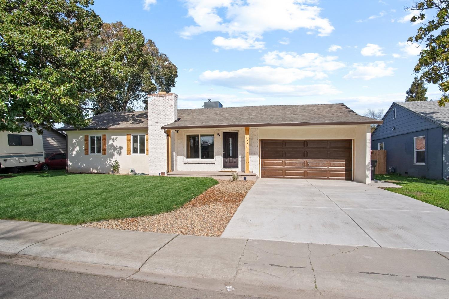 2351 W Euclid Avenue