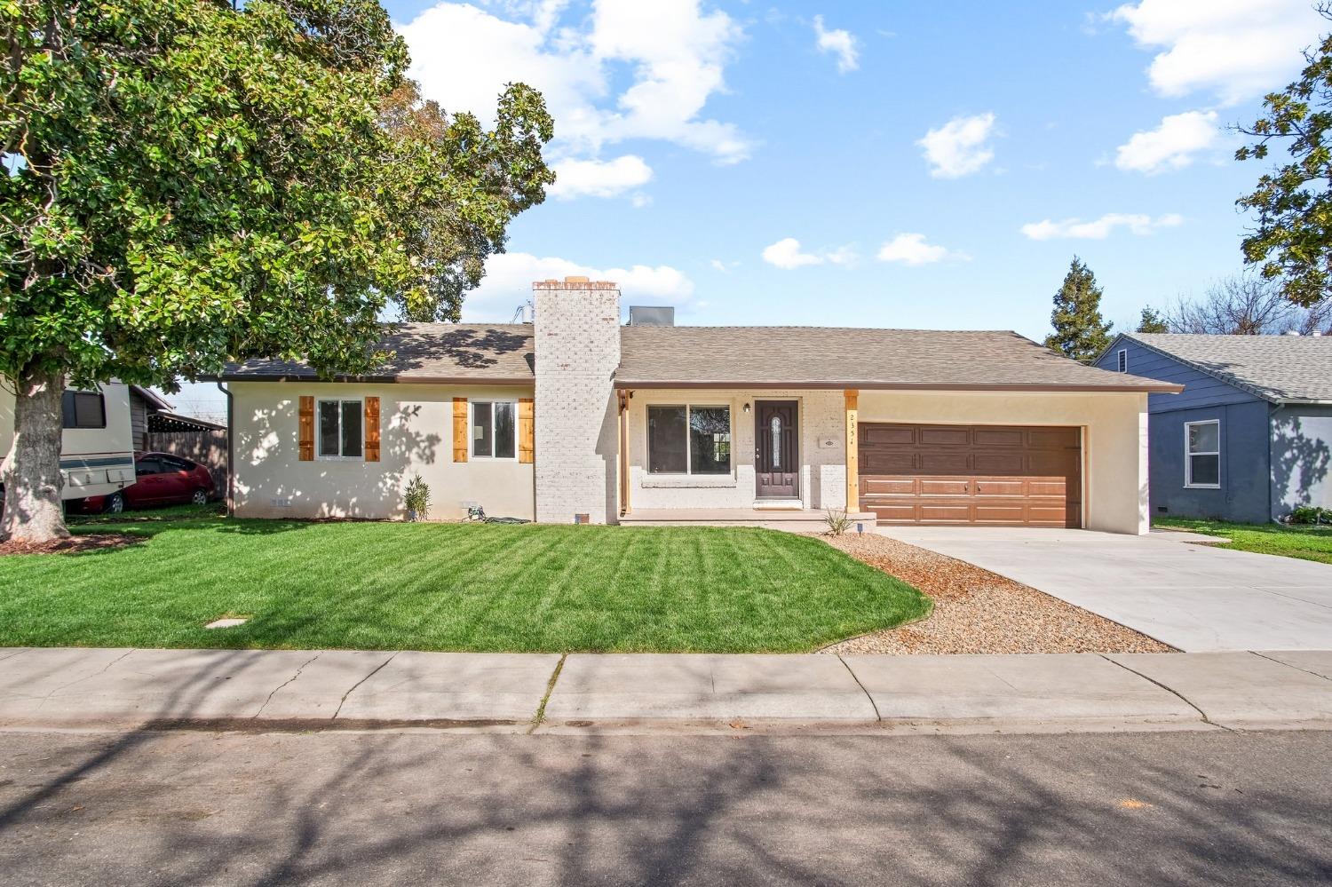 2351 W Euclid Avenue