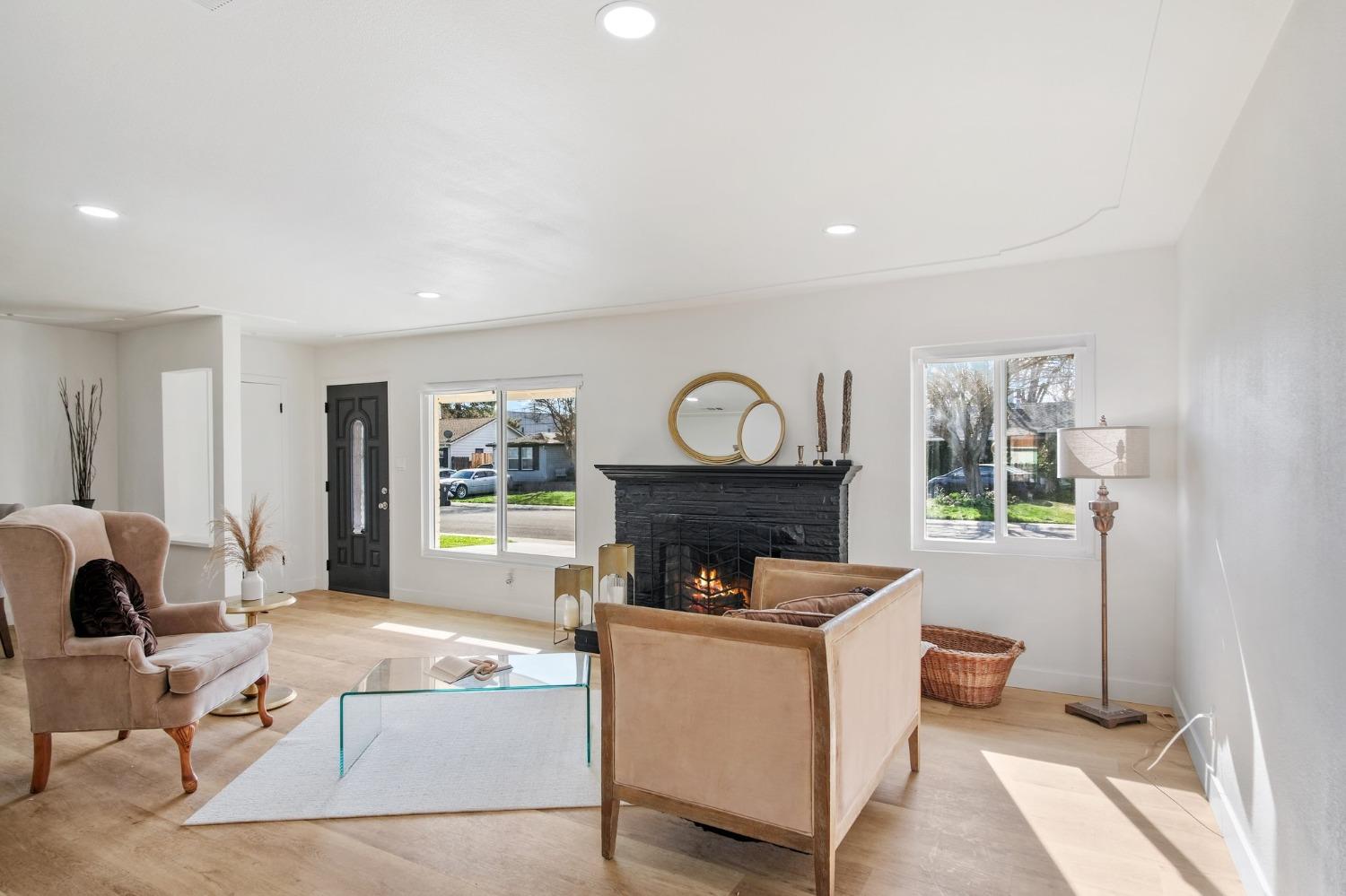 2351 W Euclid Avenue