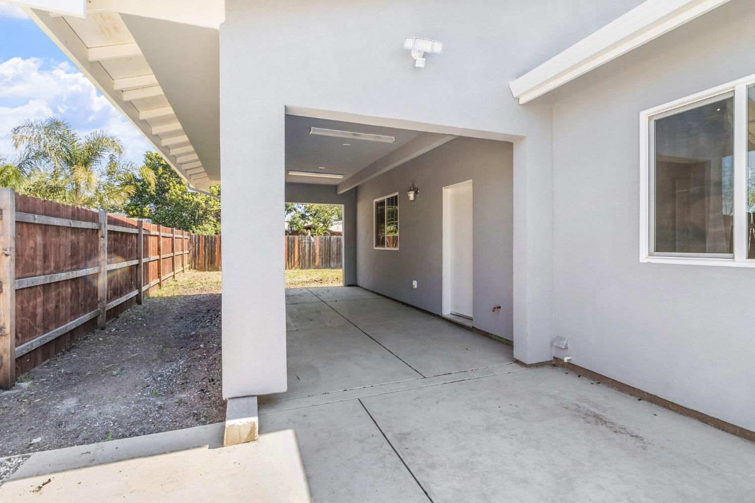 1444 Chronicle Avenue