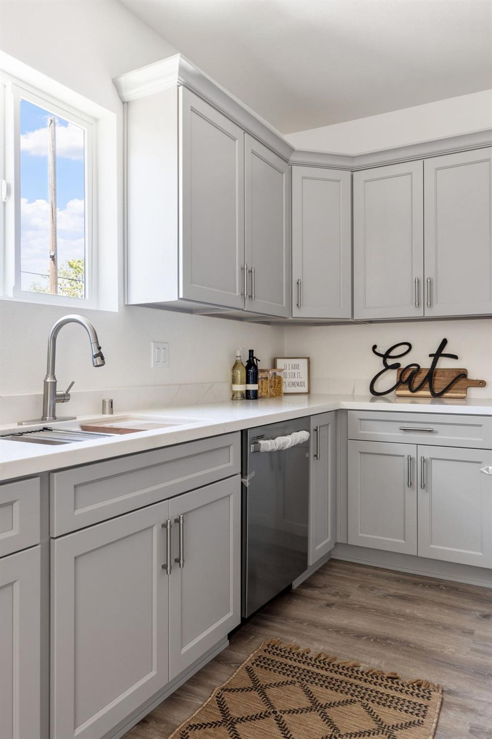 1444 Chronicle Avenue