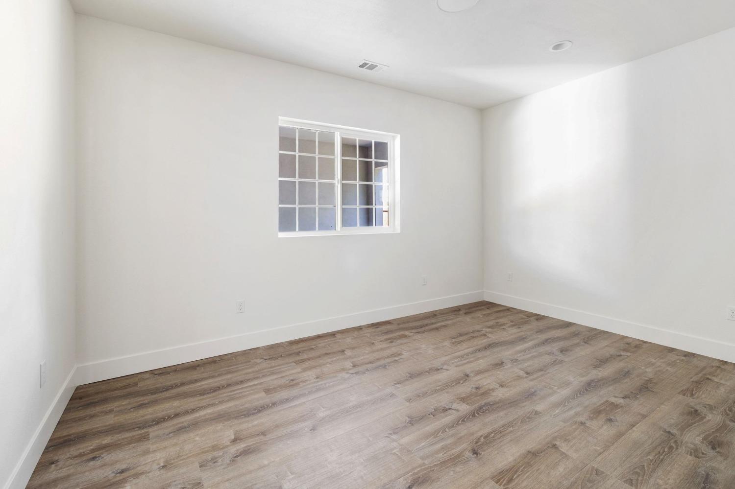 1444 Chronicle Avenue