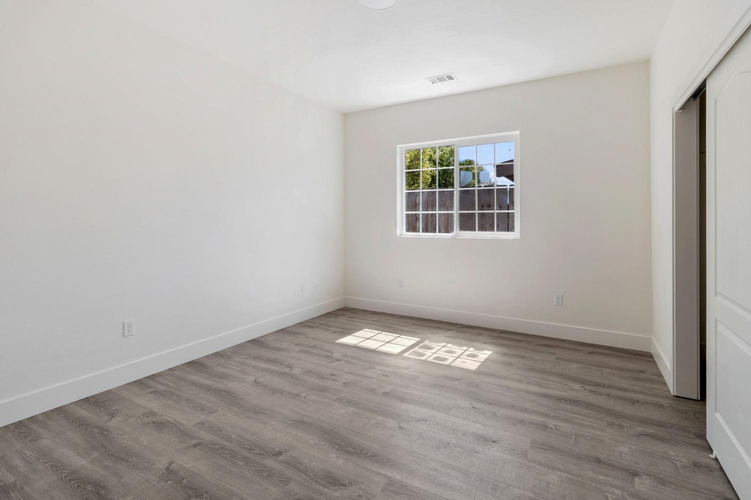 1444 Chronicle Avenue