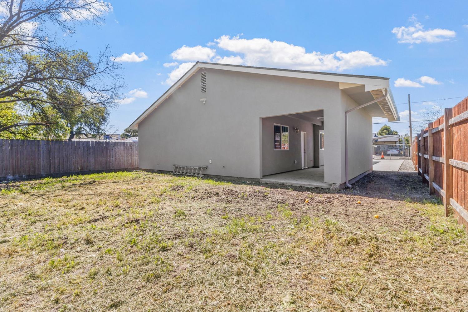 1444 Chronicle Avenue