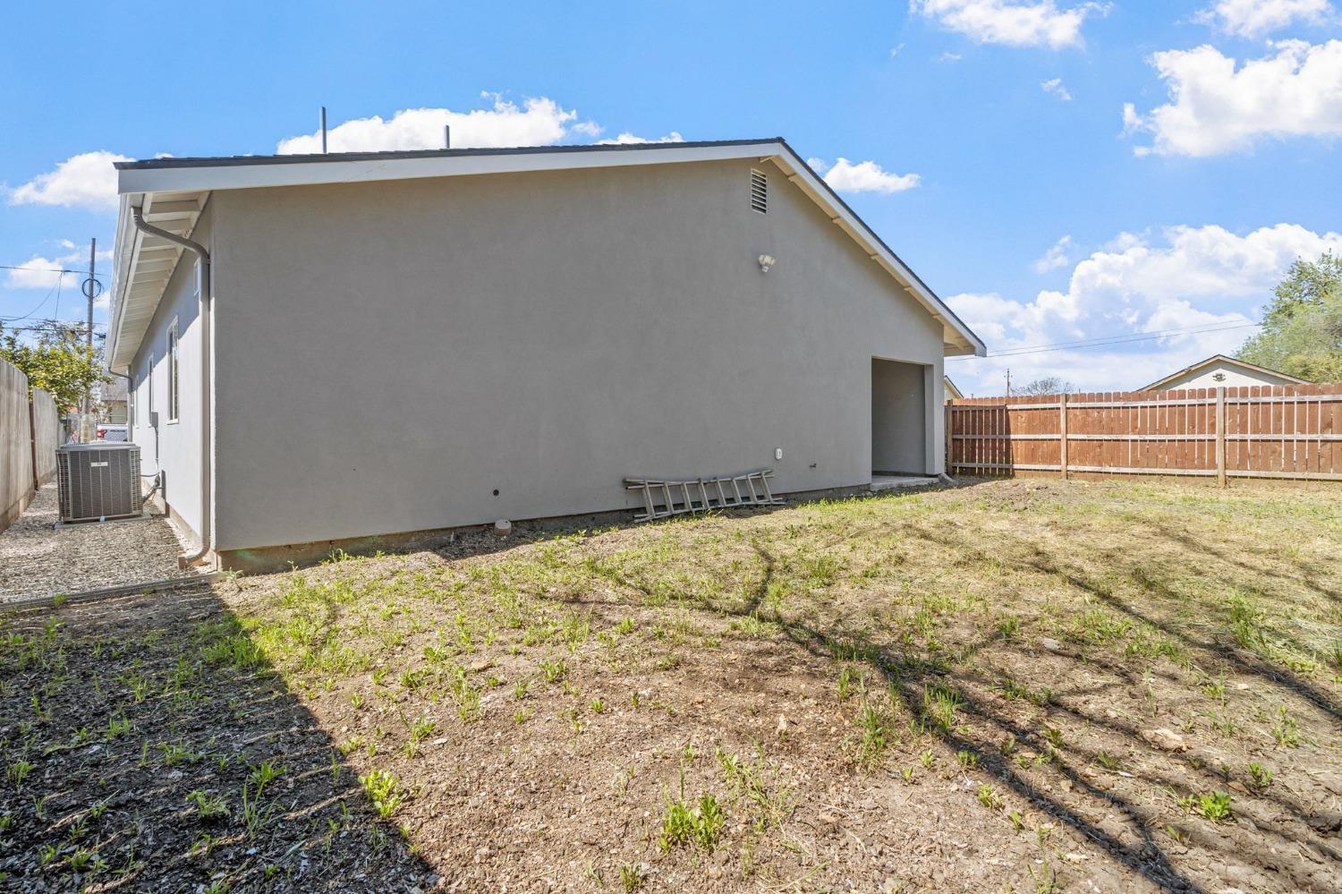 1444 Chronicle Avenue