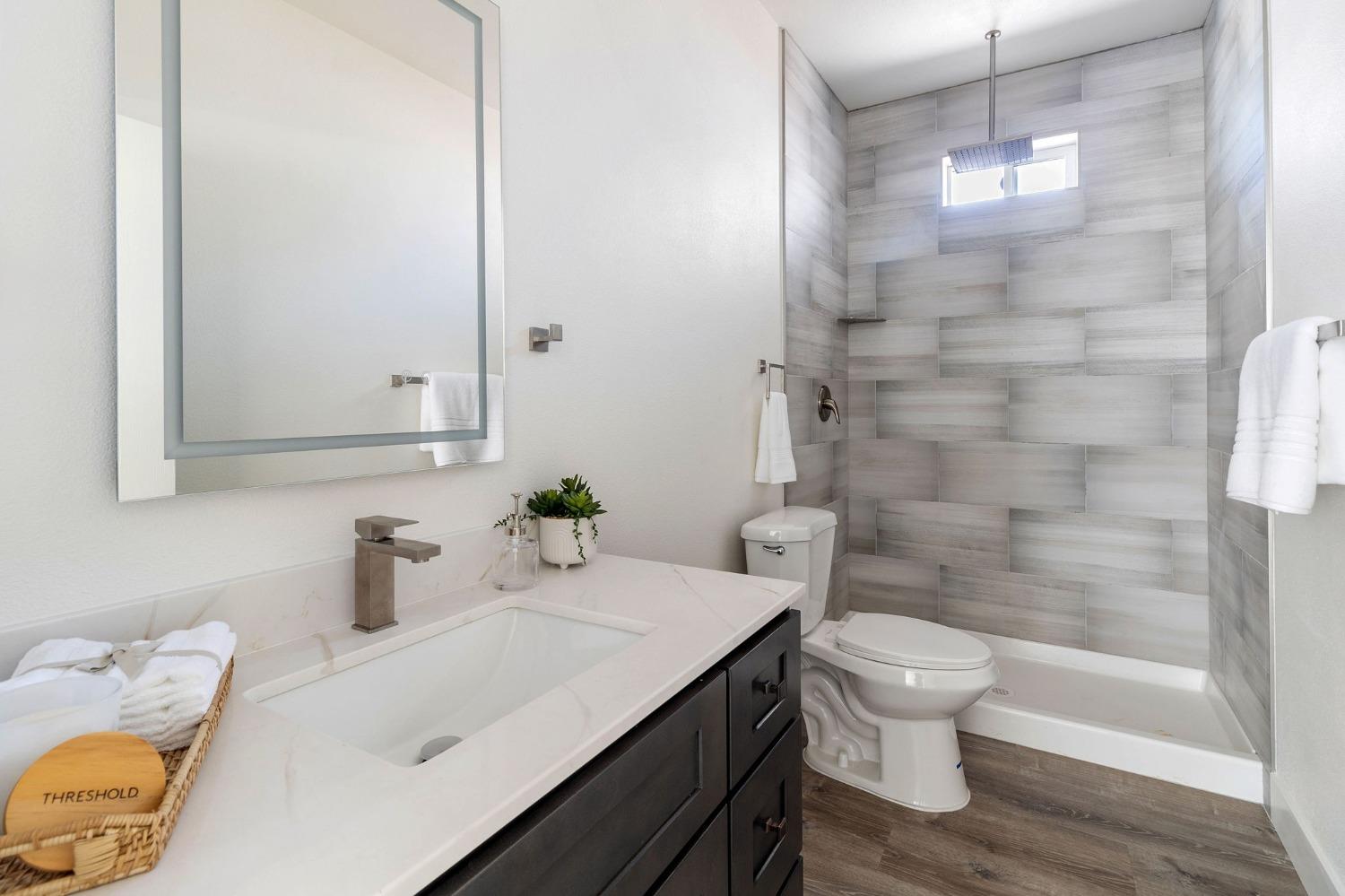 1444 Chronicle Avenue