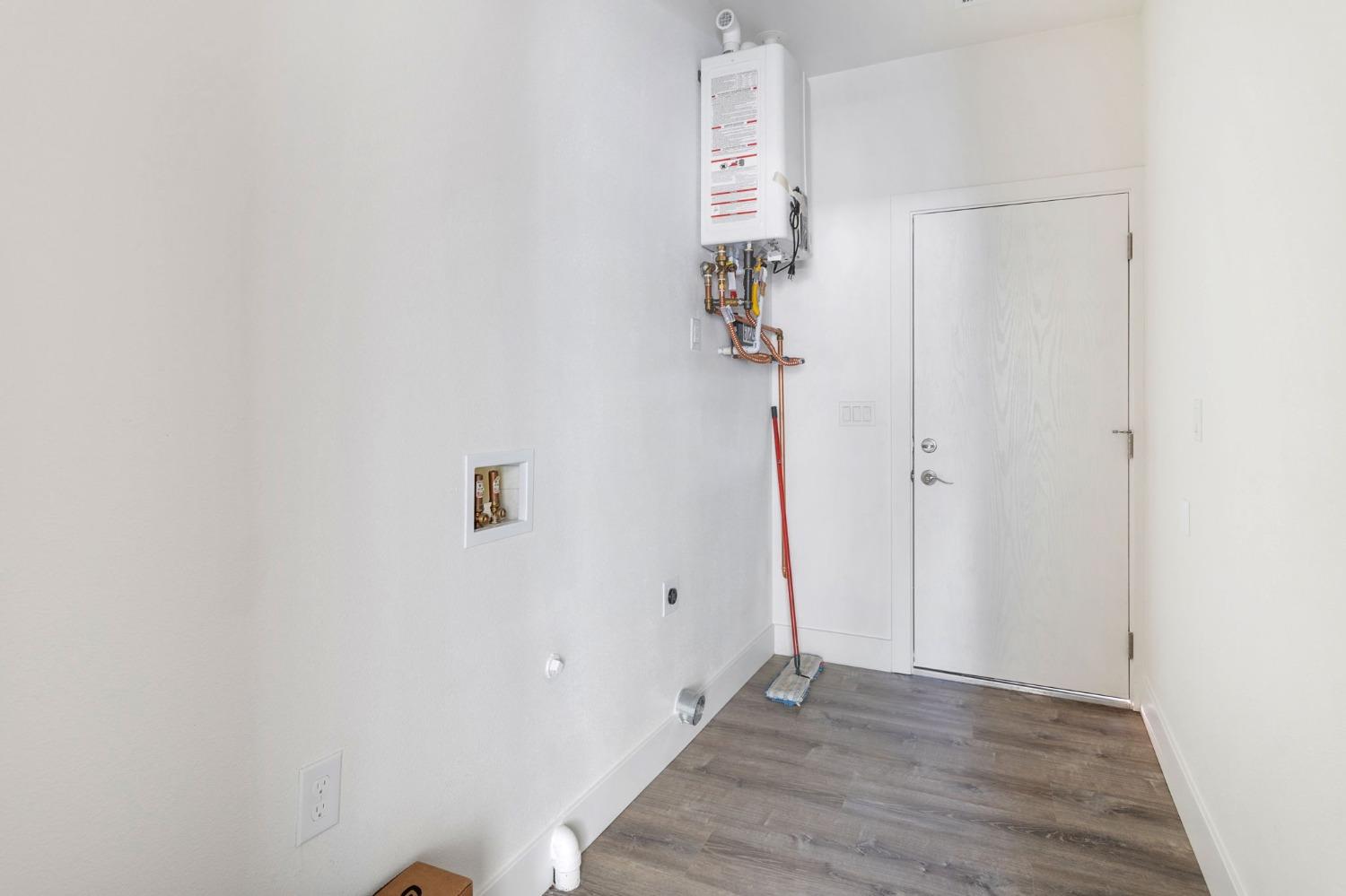 1444 Chronicle Avenue