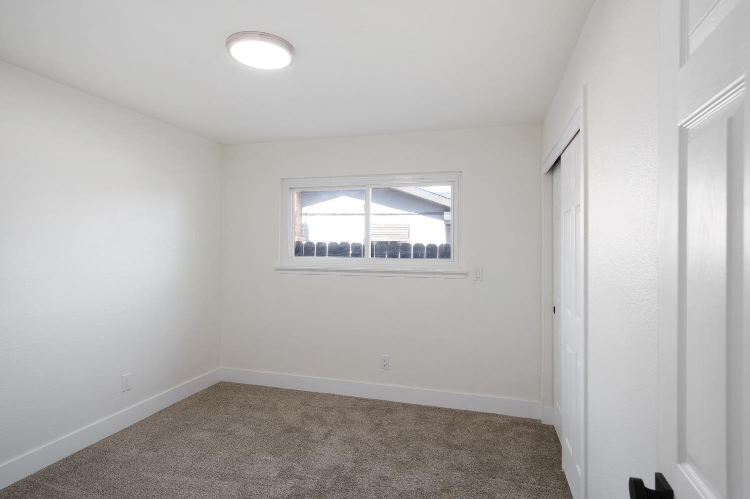 635 W Los Felis Avenue