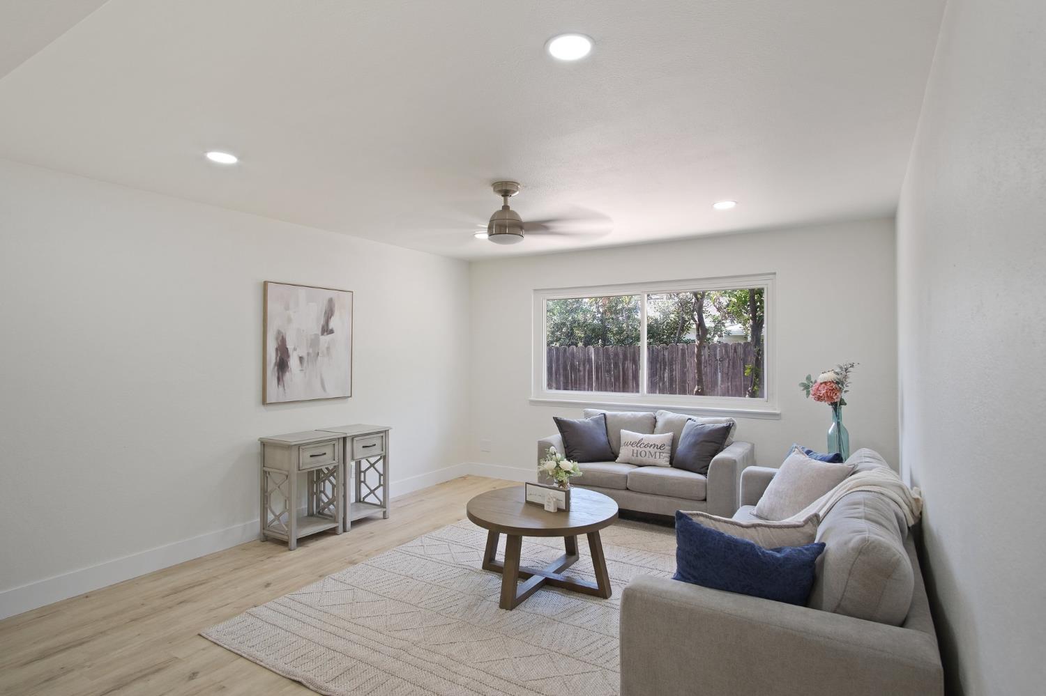 635 W Los Felis Avenue