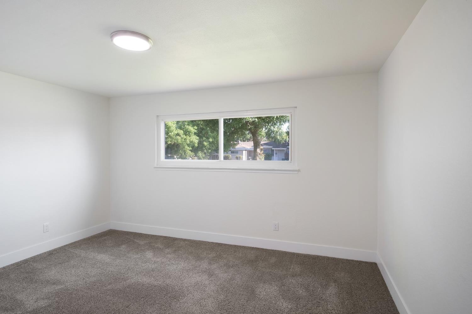 635 W Los Felis Avenue