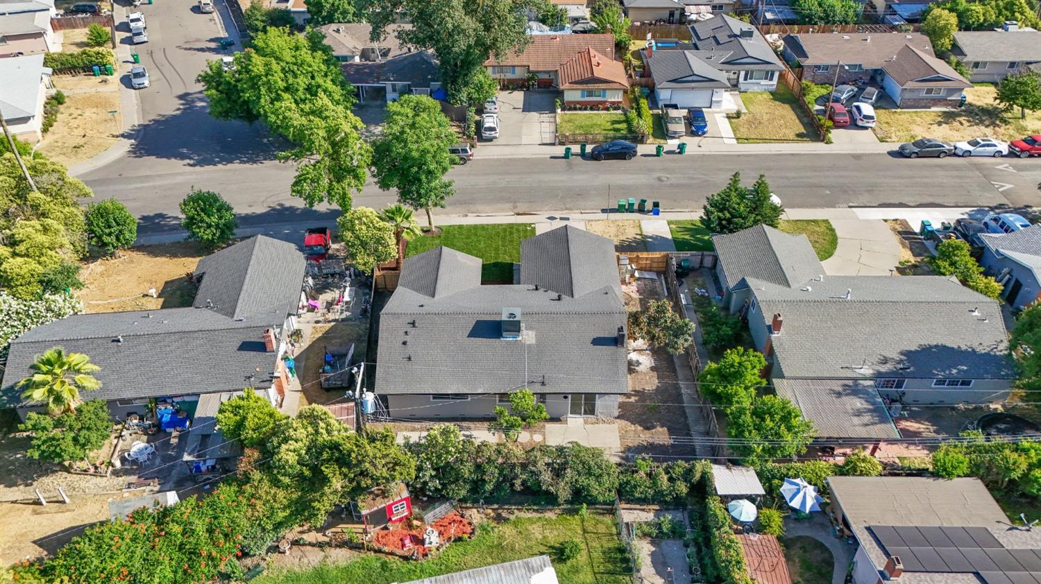 635 W Los Felis Avenue