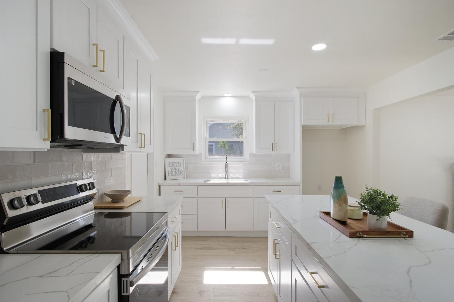 635 W Los Felis Avenue