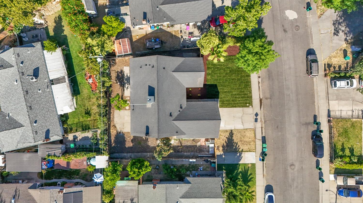 635 W Los Felis Avenue