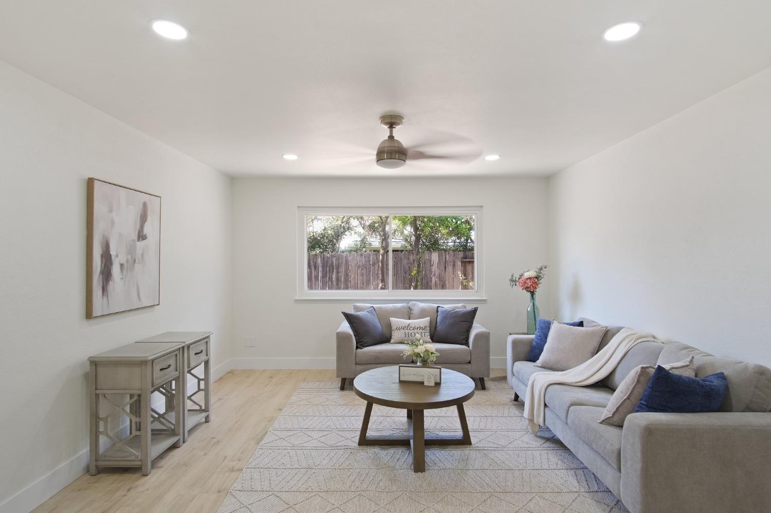 635 W Los Felis Avenue