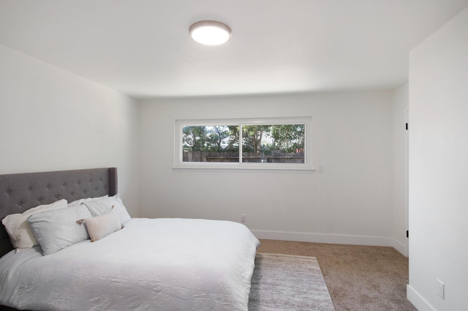 635 W Los Felis Avenue