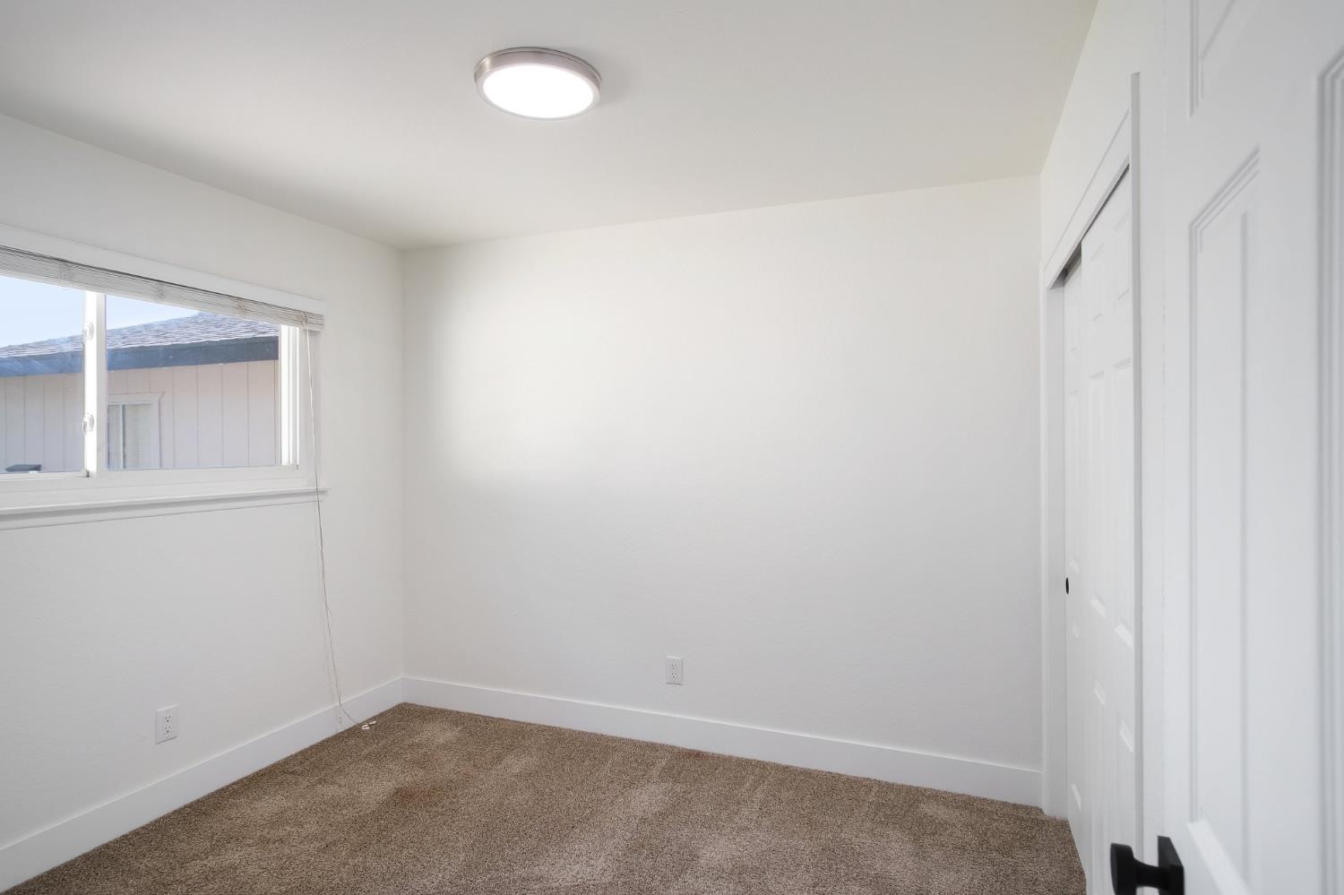 635 W Los Felis Avenue