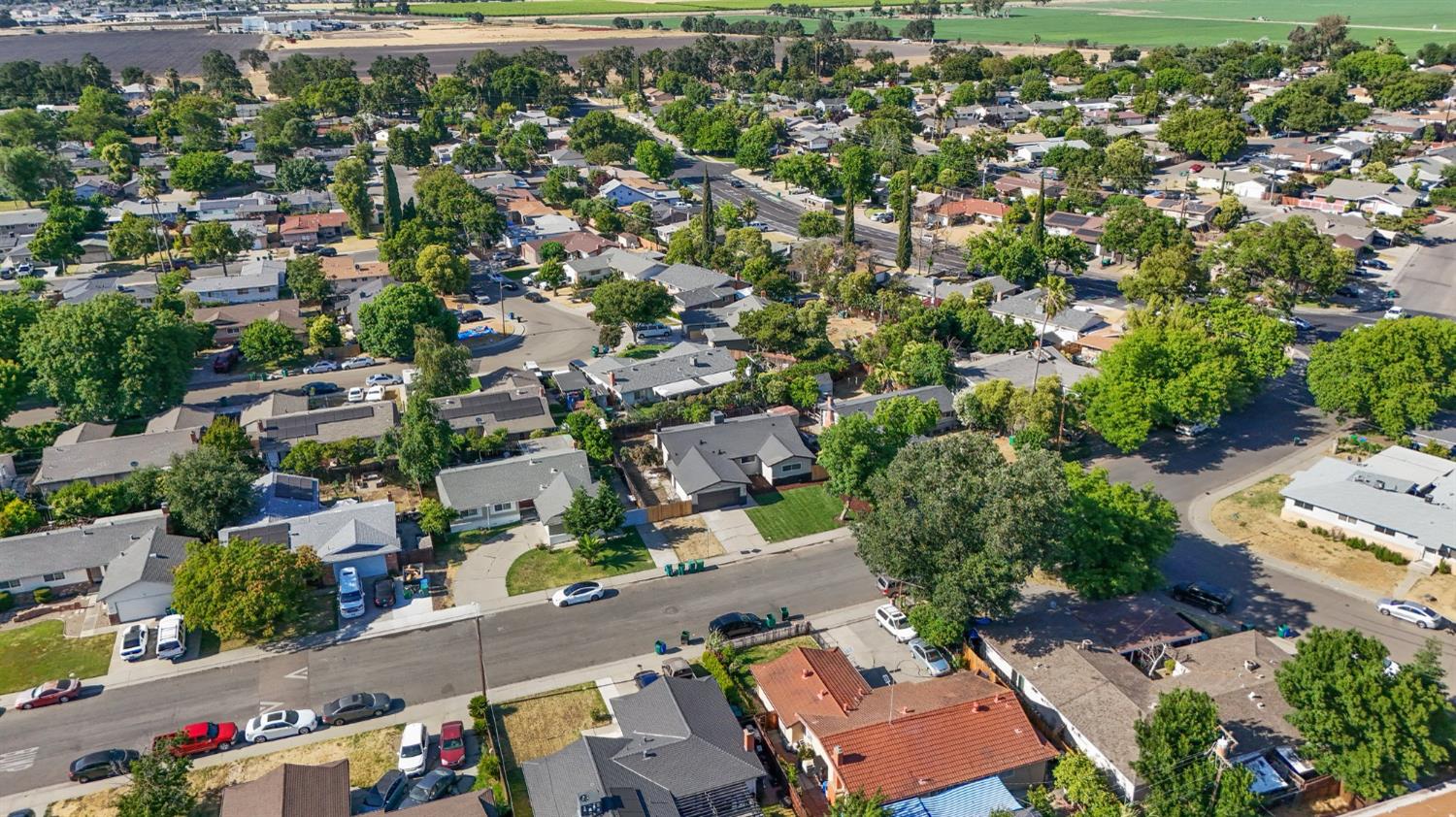 635 W Los Felis Avenue