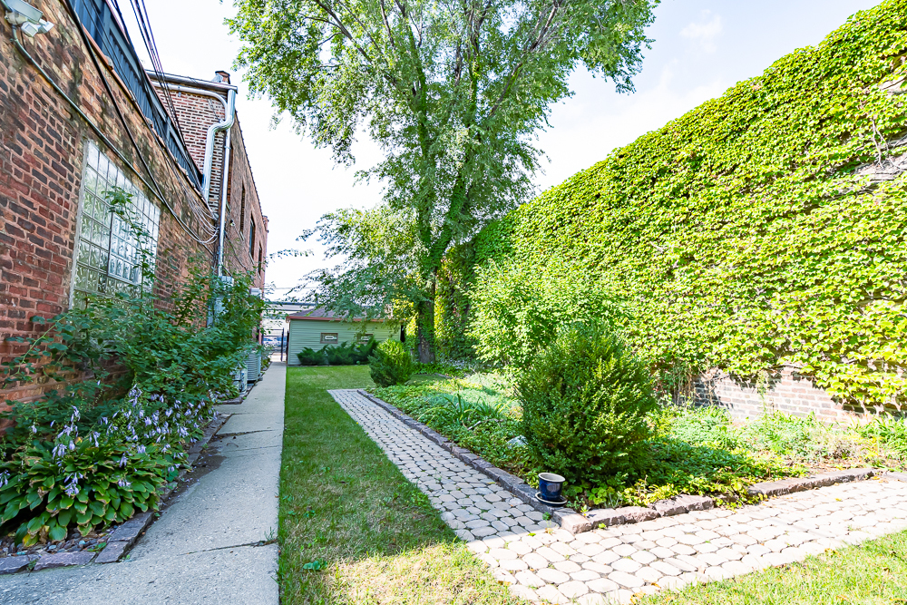 2643 N Clybourn Avenue Unit: 2