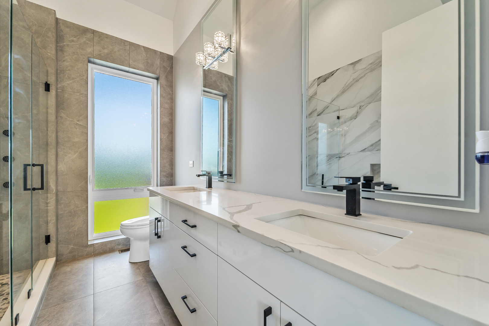 3901 S Lake Park Avenue