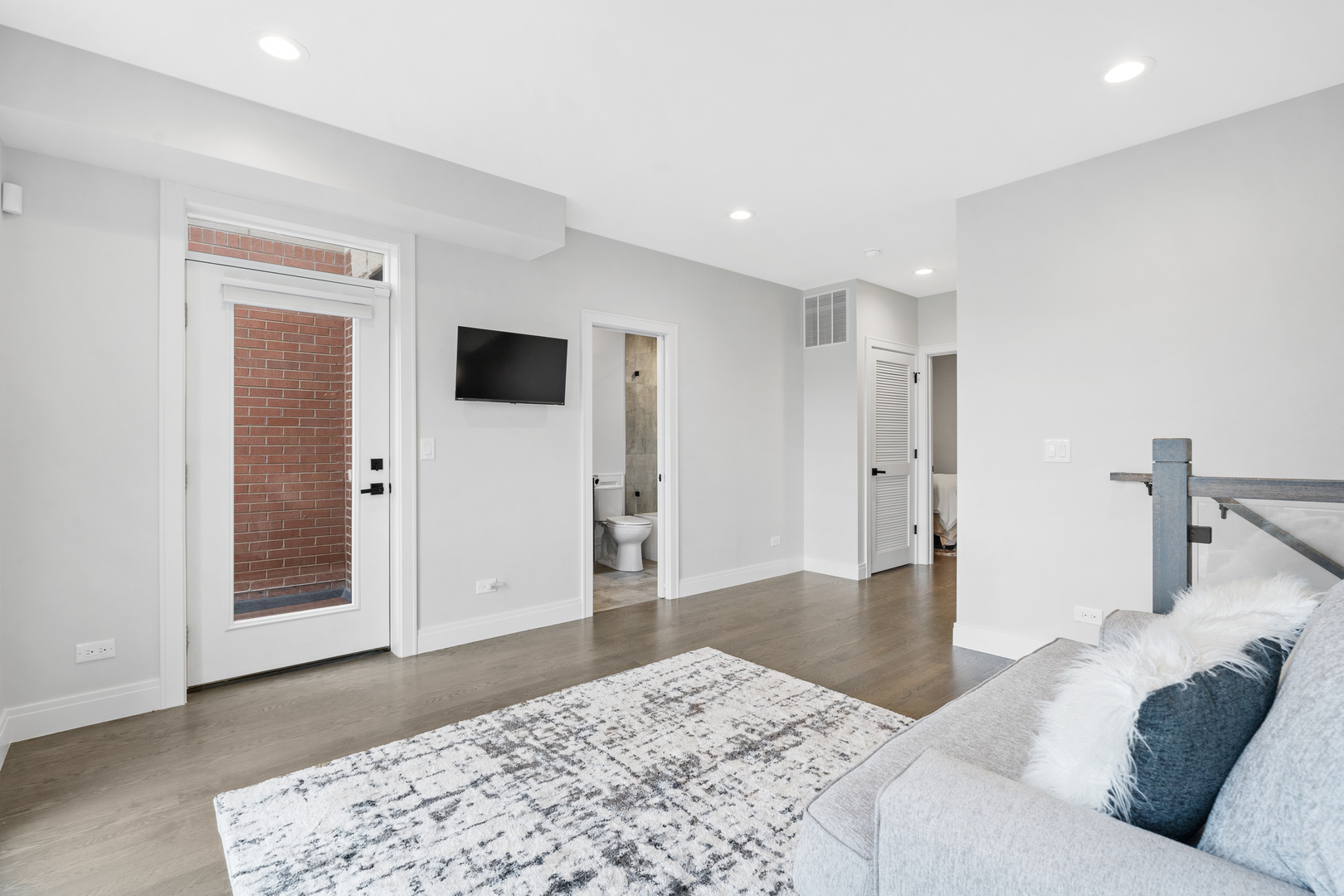 3901 S Lake Park Avenue