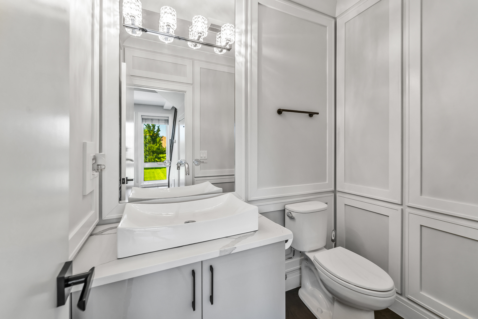 3901 S Lake Park Avenue