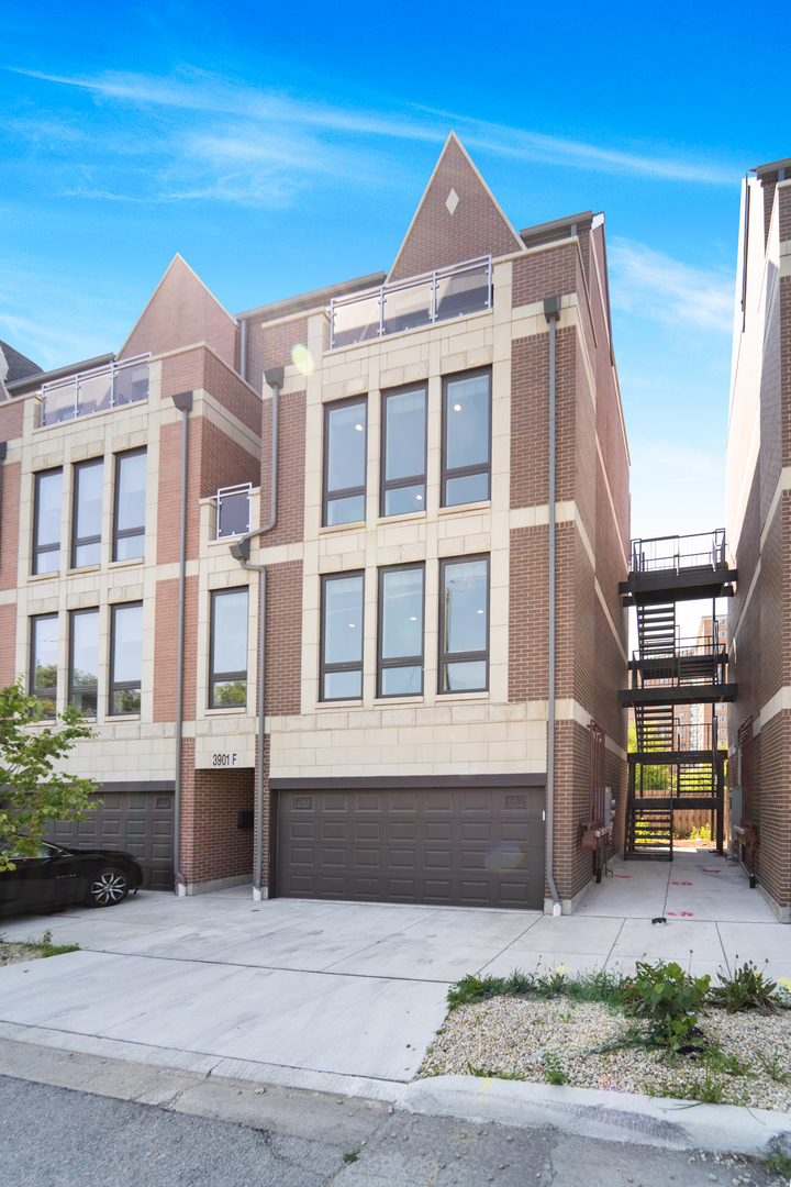3901 S Lake Park Avenue