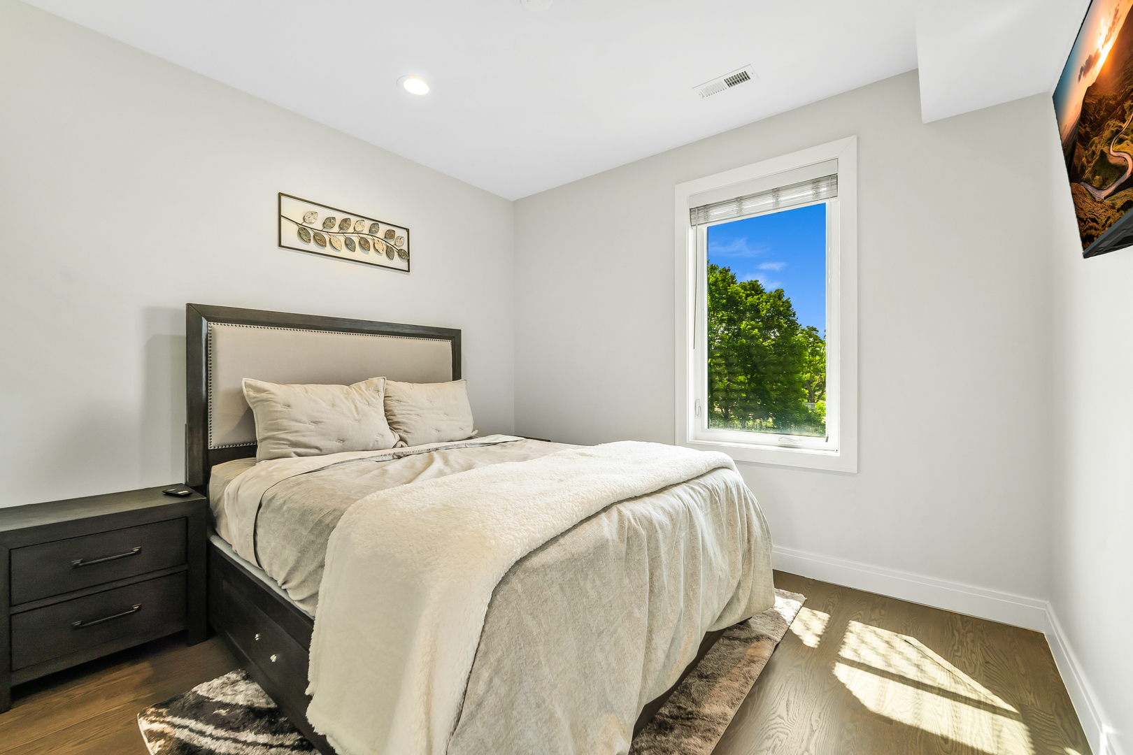 3901 S Lake Park Avenue