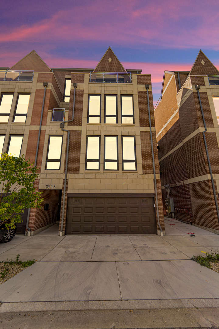 3901 S Lake Park Avenue