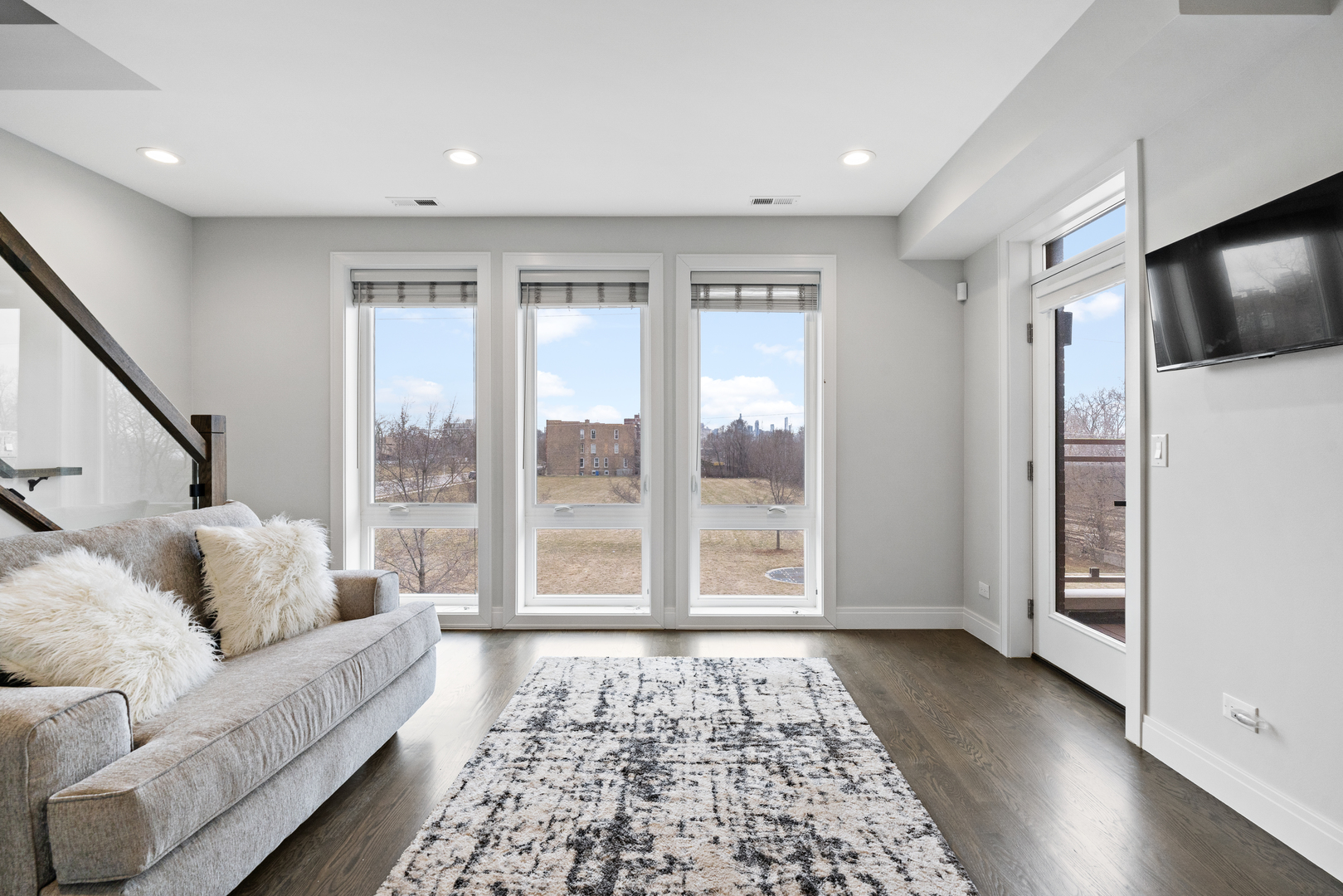 3901 S Lake Park Avenue