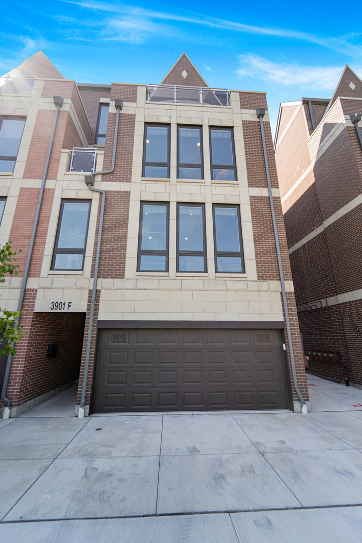 3901 S Lake Park Avenue