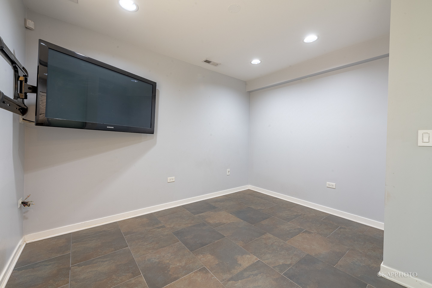 1234 W Monroe Street Unit: 5